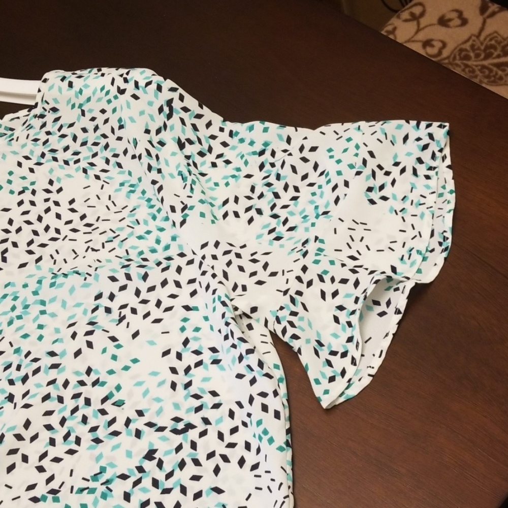 NWT Ruffle Sleeve Blouse - Picture 2 of 6